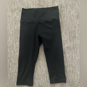 Lululemon Wunder Under Cropped Leggings - Size 8